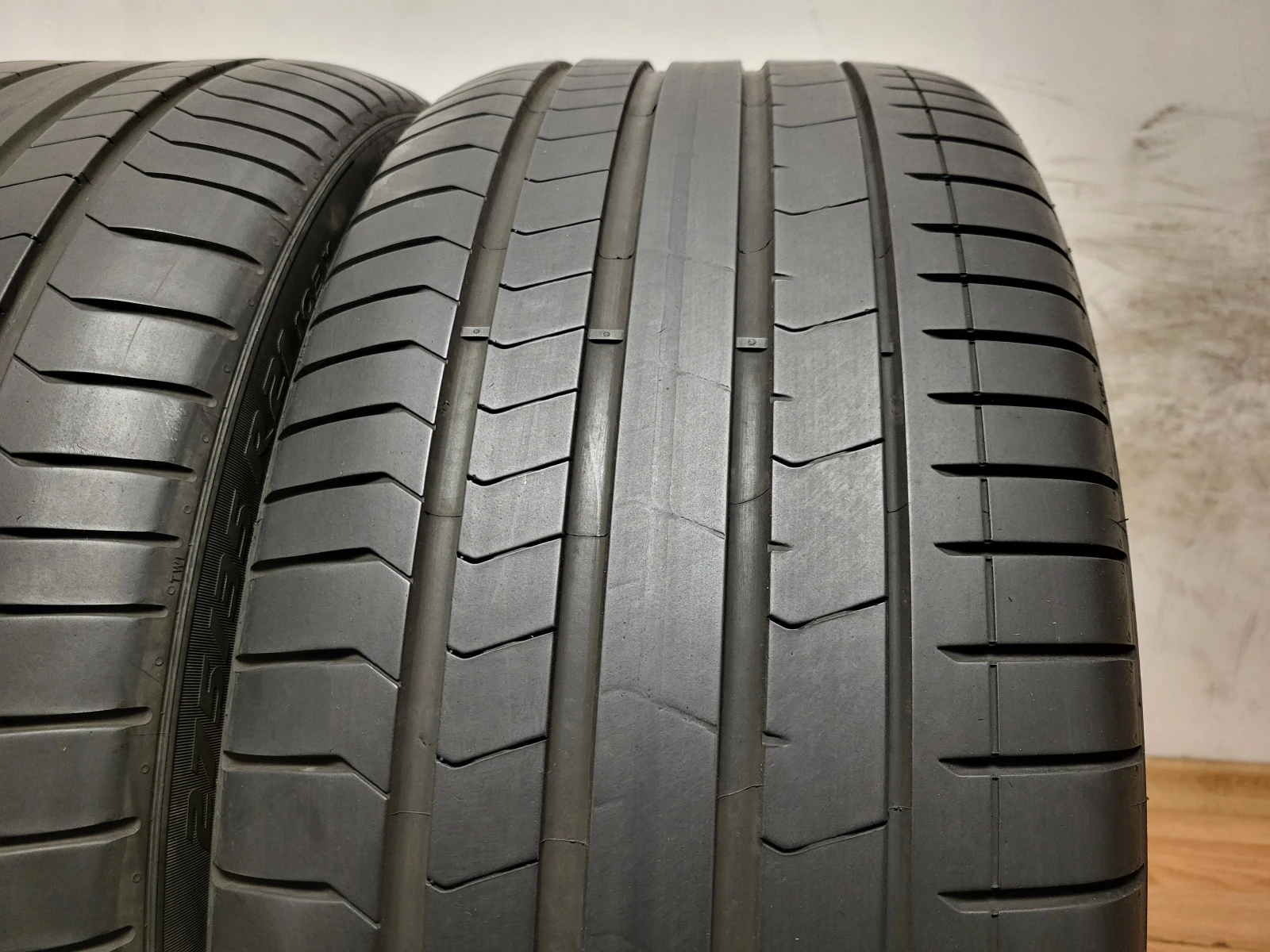 Гуми Летни 275/35R21, снимка 3 - Гуми и джанти - 54724317