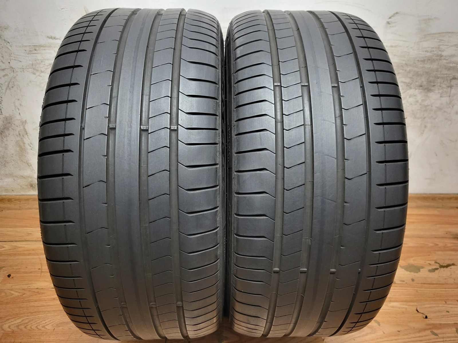 Гуми Летни 275/35R21