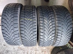 Гуми Зимни 205/70R15, снимка 1 - Гуми и джанти - 38496336