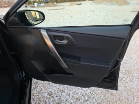 Toyota Auris 1.6 VVTI Навигация Парктроник Евро 5, снимка 7
