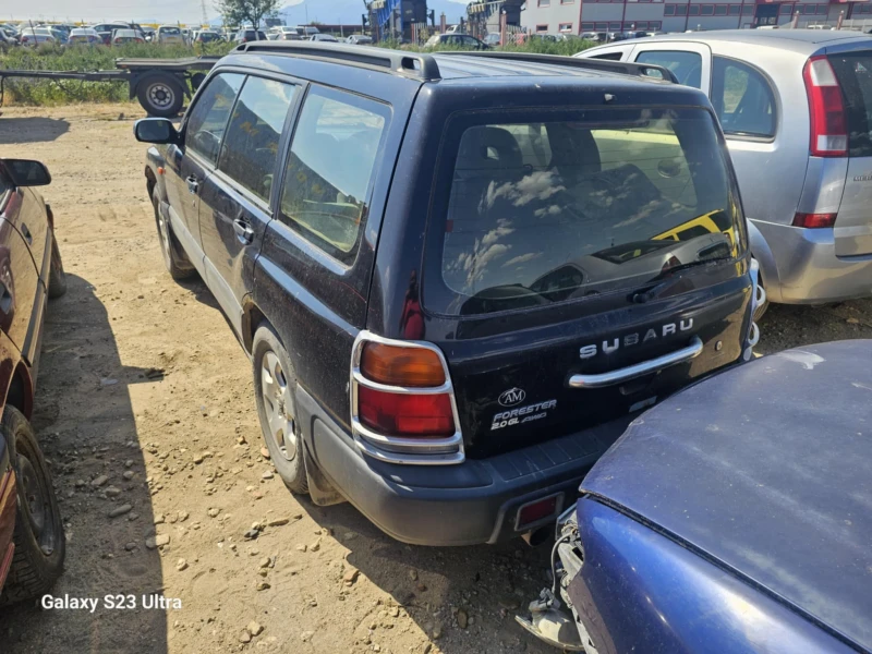Subaru Forester 2.0, снимка 2 - Автомобили и джипове - 51024840