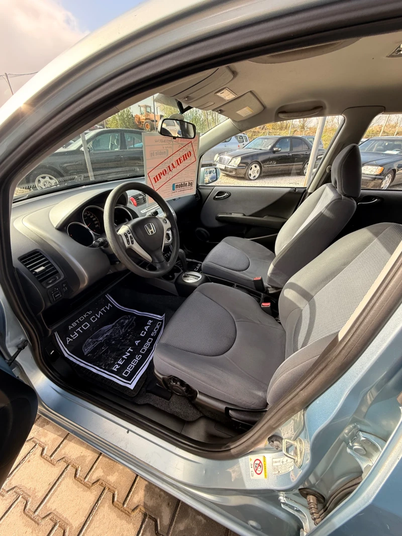Honda Jazz Автоматик* Топ* Климатроник* Бартер* Реална* , снимка 11 - Автомобили и джипове - 52487821