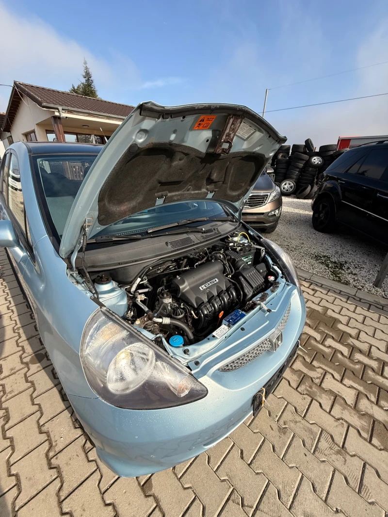 Honda Jazz Автоматик* Топ* Климатроник* Бартер* Реална* , снимка 15 - Автомобили и джипове - 52487821