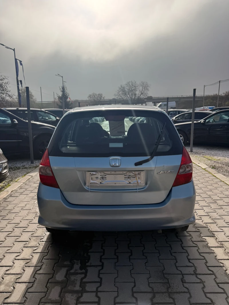 Honda Jazz Автоматик* Топ* Климатроник* Бартер* Реална* , снимка 7 - Автомобили и джипове - 52487821