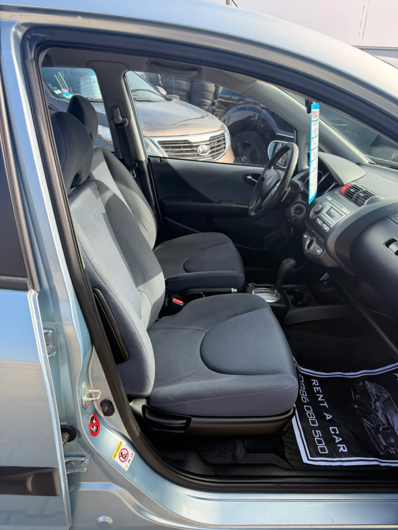 Honda Jazz Автоматик* Топ* Климатроник* Бартер* Реална* , снимка 4 - Автомобили и джипове - 52487821