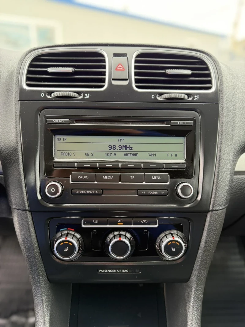 VW Golf 1.6TDI ЛИЗИНГ 3 БРОЯ, снимка 14 - Автомобили и джипове - 53210186