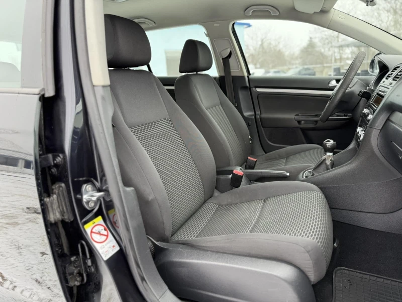 VW Golf 1.6TDI ЛИЗИНГ 3 БРОЯ, снимка 13 - Автомобили и джипове - 53210186