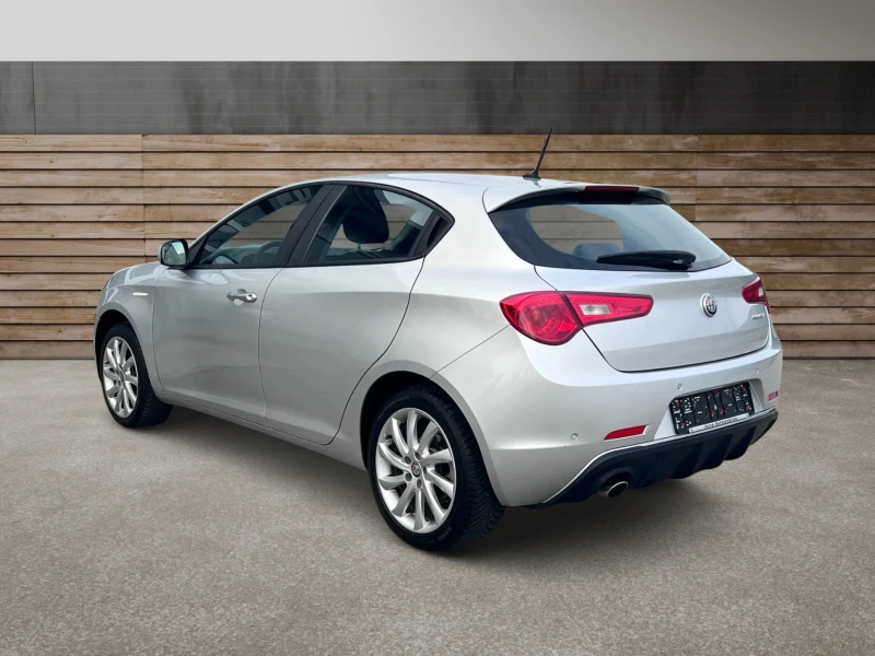 Alfa Romeo Giulietta 1.6JTD Автоматик ПРОЧЕТИ ОПИСАНИЕТО, снимка 4 - Автомобили и джипове - 53434001