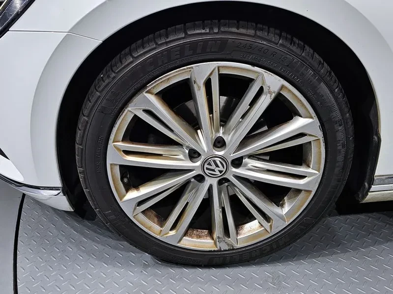 VW Passat 2.0 TDI, снимка 5 - Автомобили и джипове - 54299797