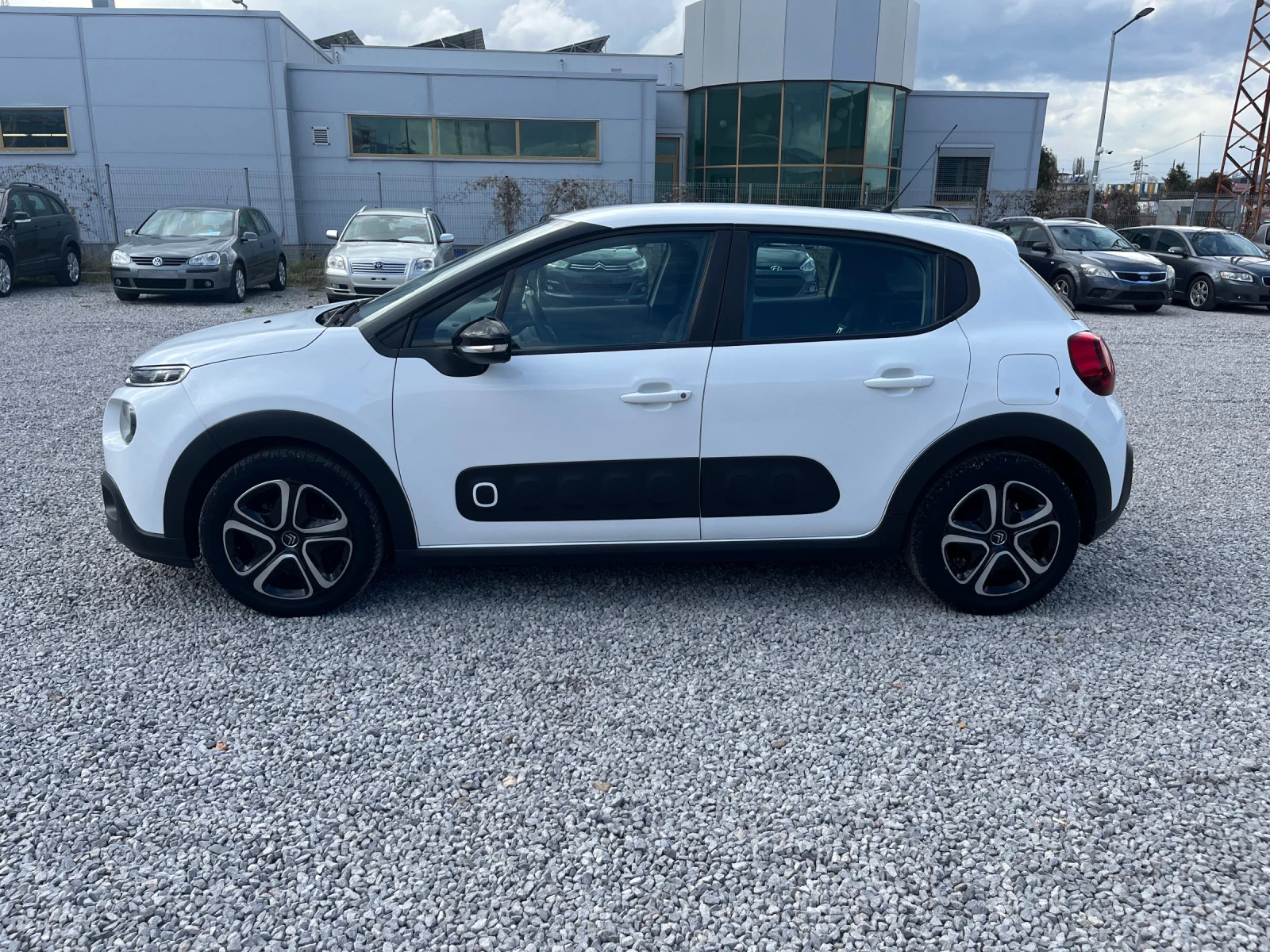 Citroen C3 1.2i-82k.c. Puretech Feel GPL /Euro6B/ - изображение 3