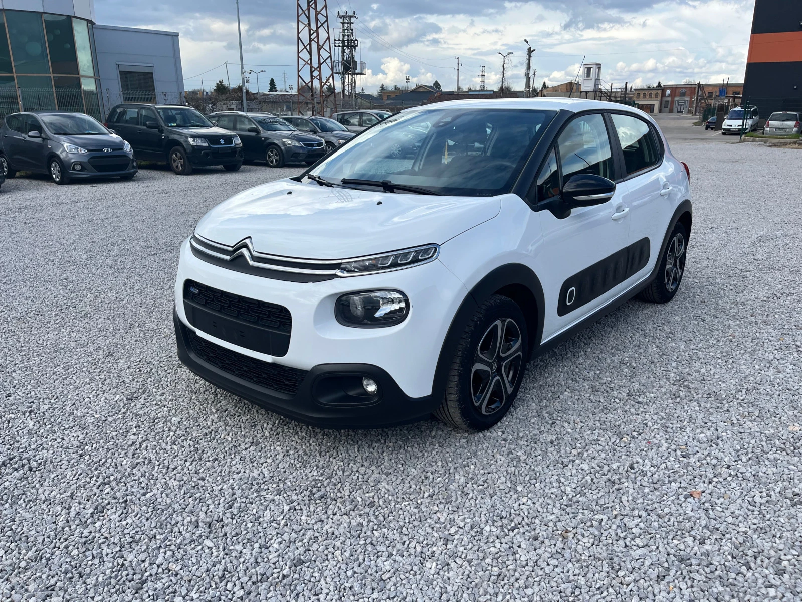 Citroen C3 1.2i-82k.c. Puretech Feel GPL /Euro6B/ - изображение 2