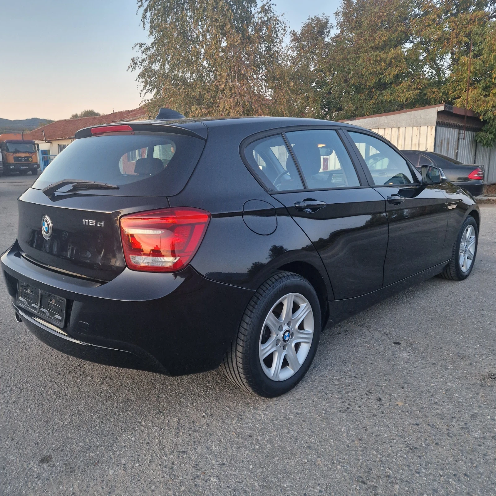 BMW 118 2.0D - изображение 7