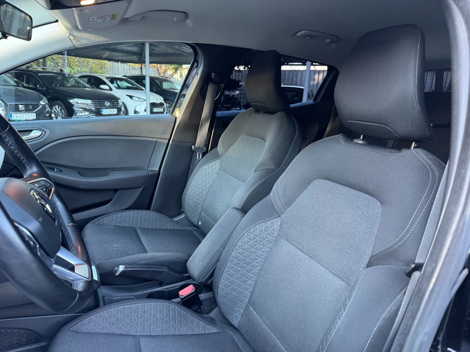 Renault Clio 1.6 e-TECH Hybrid Auto - изображение 8