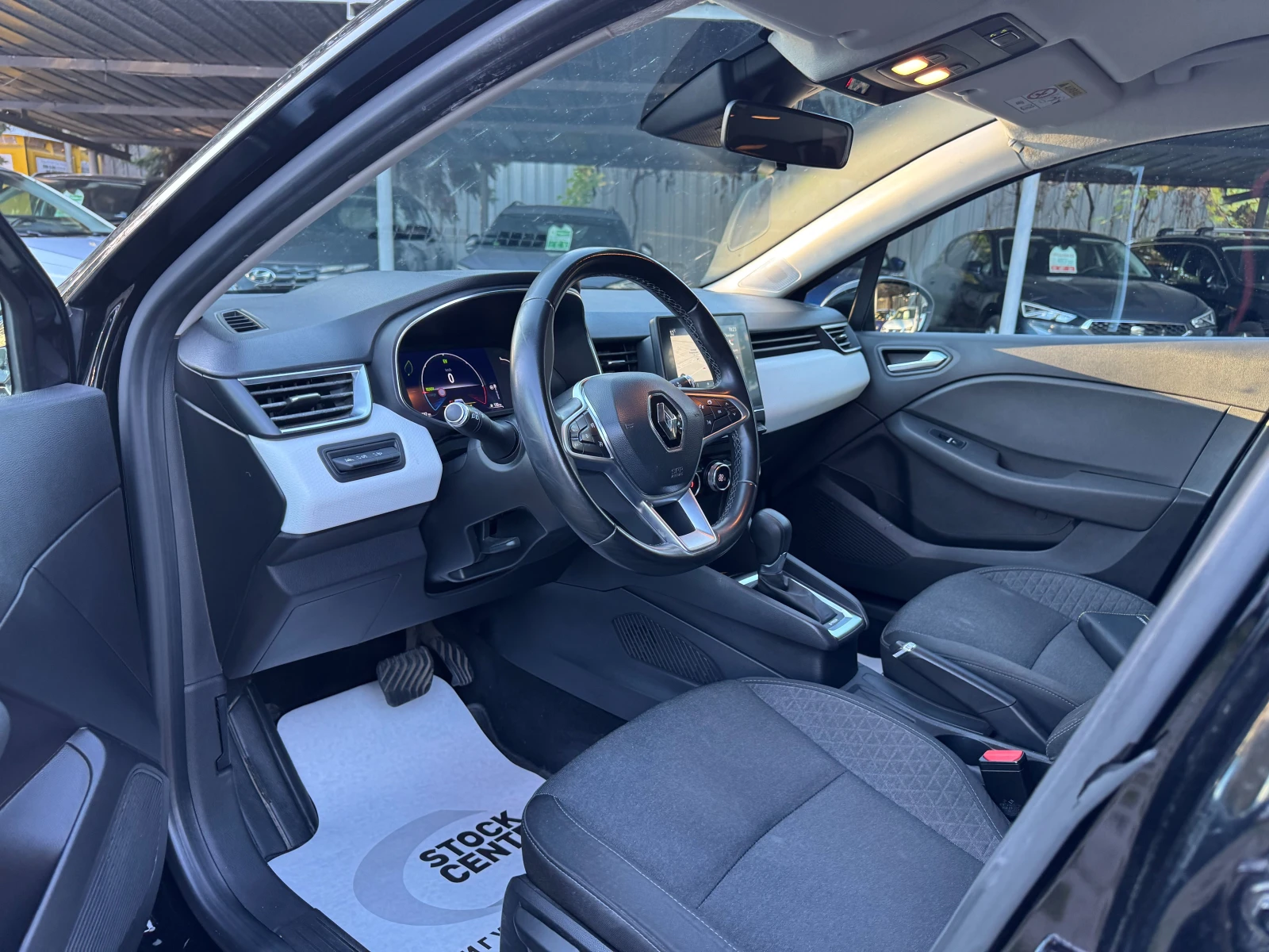 Renault Clio 1.6 e-TECH Hybrid Auto - изображение 7