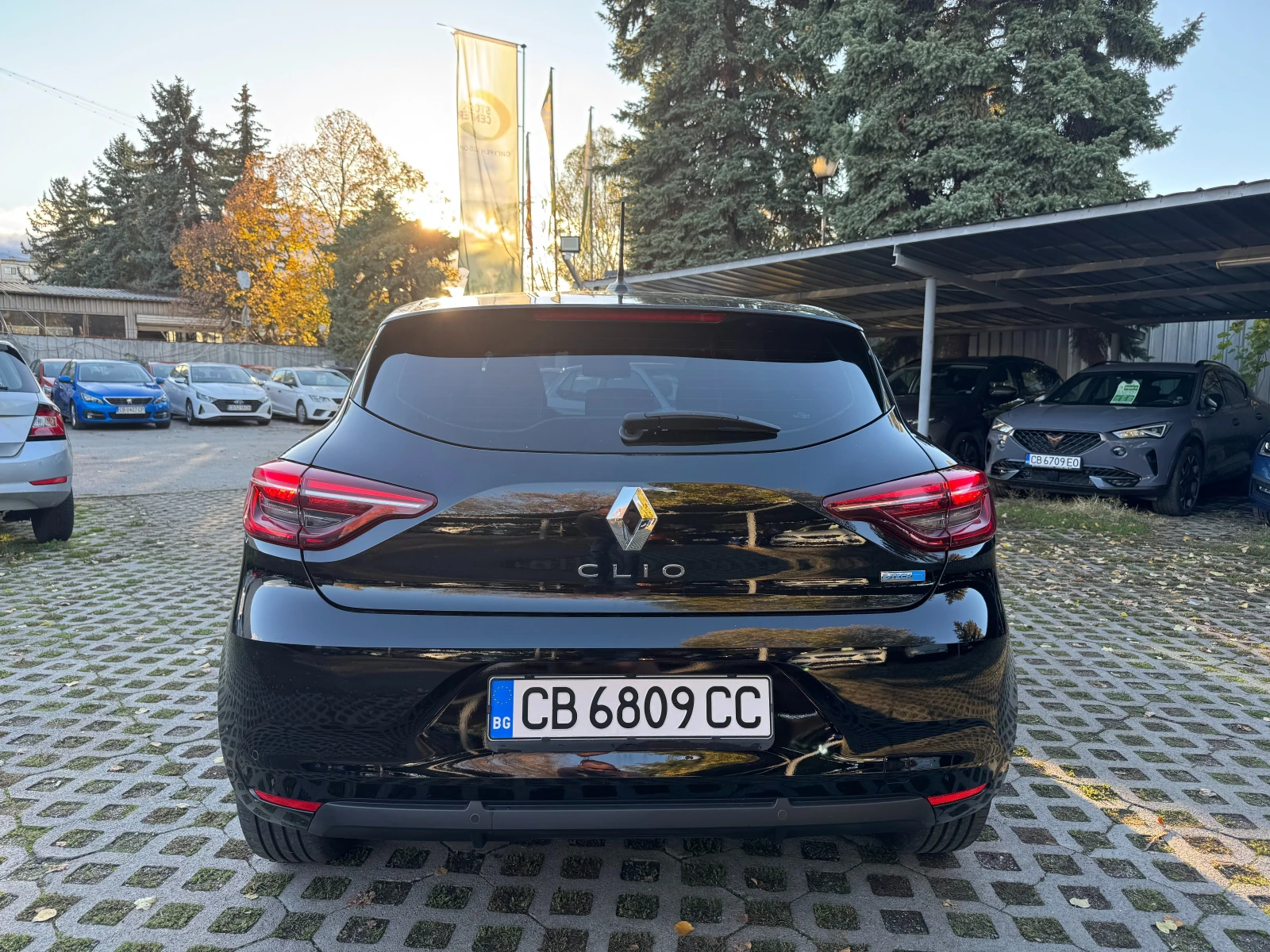 Renault Clio 1.6 e-TECH Hybrid Auto - изображение 5