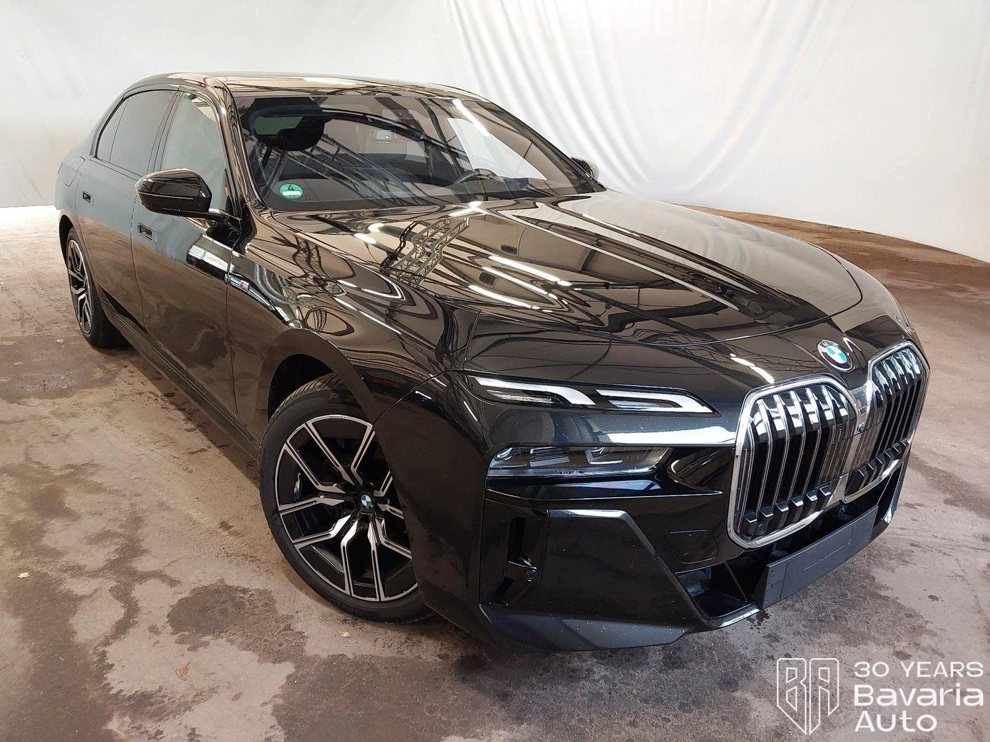 BMW 740 d xDrive M Sport Paket Sportautomatic - изображение 4