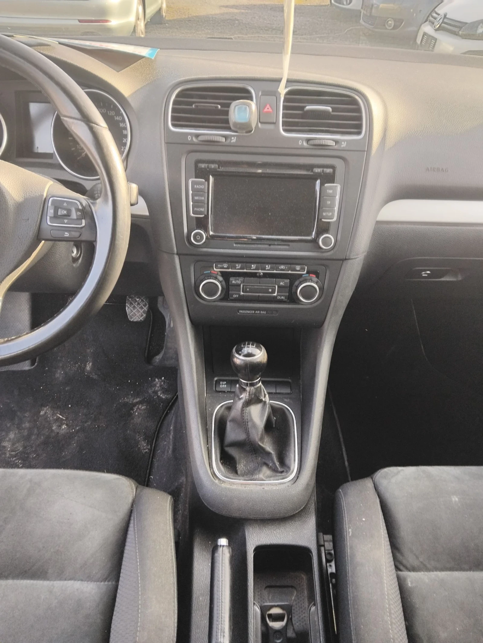 VW Golf 2.0TDi110ксА/С - изображение 10