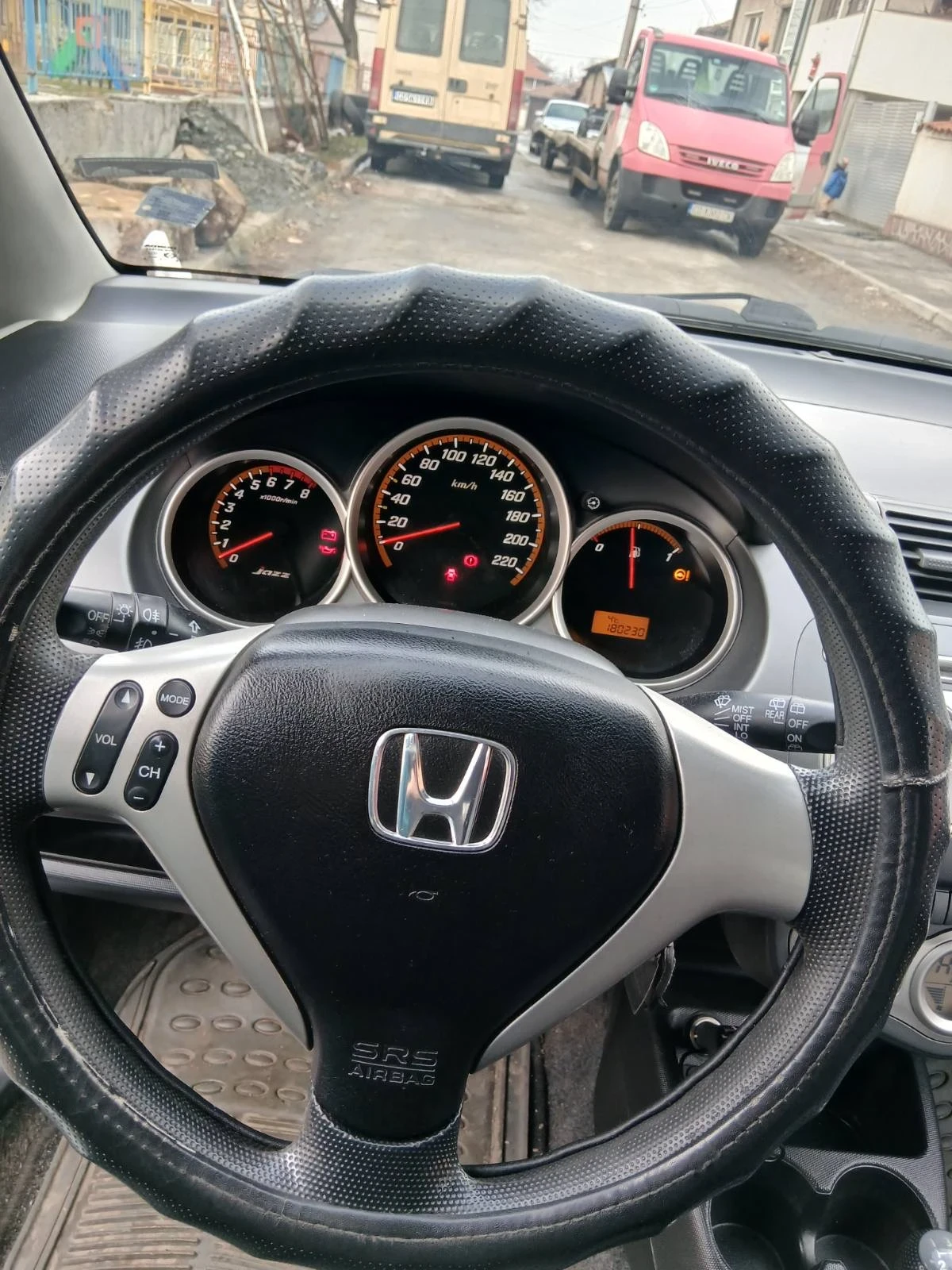 Honda Jazz 1.4 - изображение 6