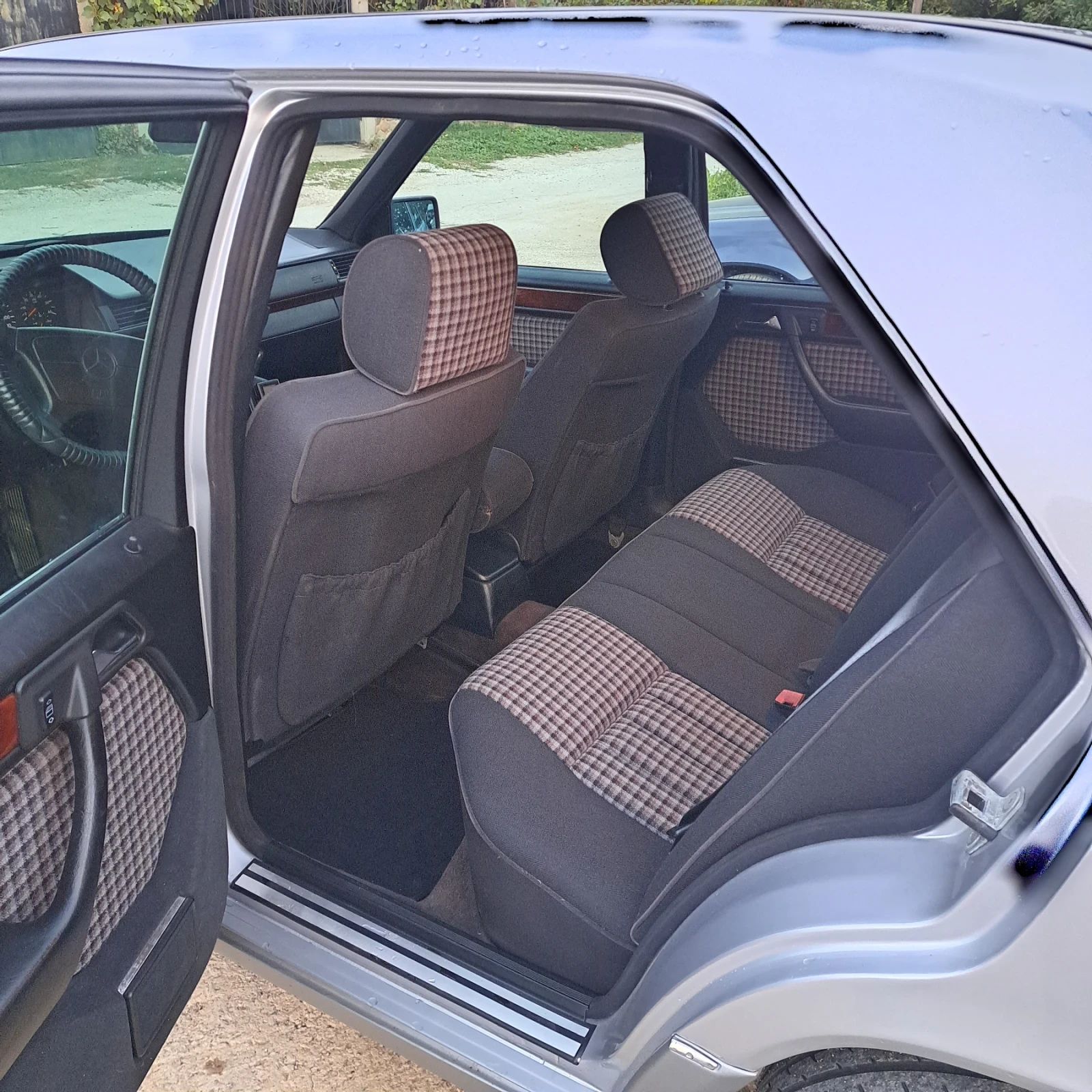 Mercedes-Benz 124 Е250 - изображение 4