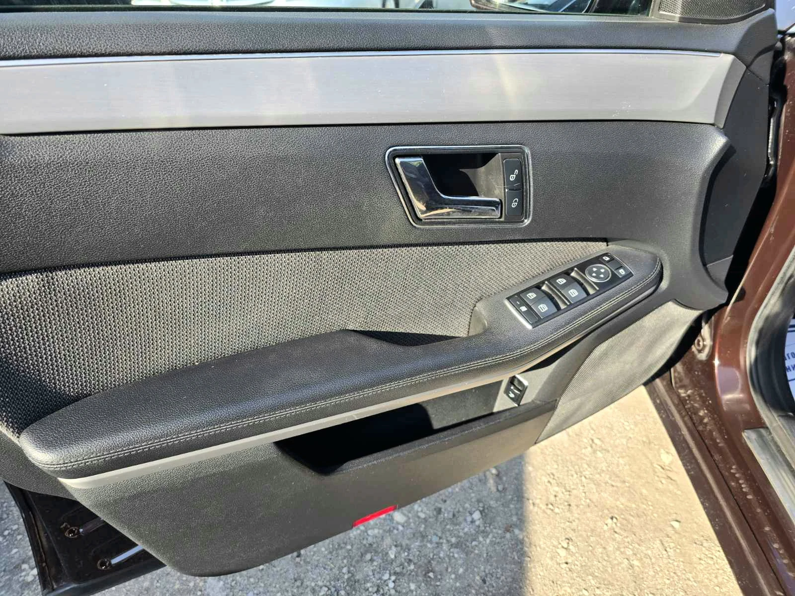 Mercedes-Benz E 250 УНИКАТ/AVANTGARDE/LED, снимка 7 - Автомобили и джипове - 54605122