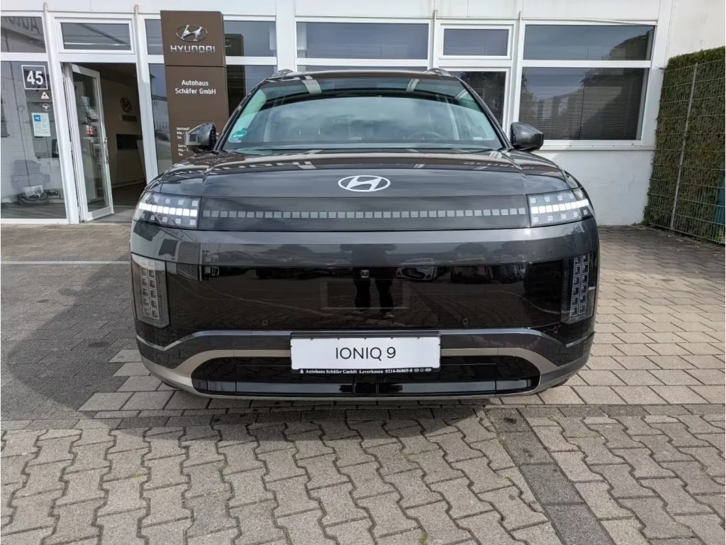 Hyundai IONIQ 9 UNIQ AWD 6 Seats PANO 360* DISTR HUD Winter Pack+ , снимка 2 - Автомобили и джипове - 54820872