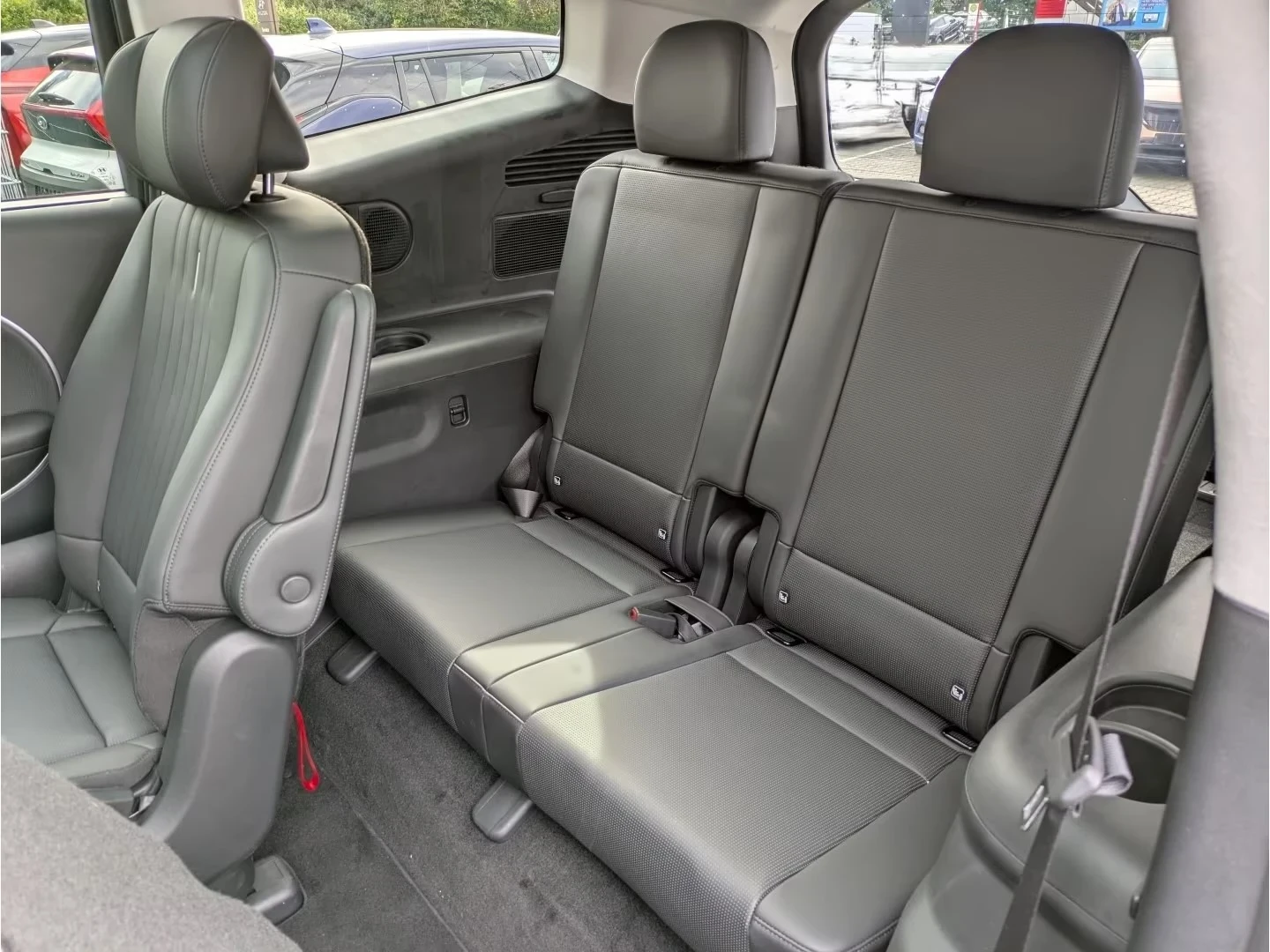 Hyundai IONIQ 9 UNIQ AWD 6 Seats PANO 360* DISTR HUD Winter Pack+ , снимка 14 - Автомобили и джипове - 54820872