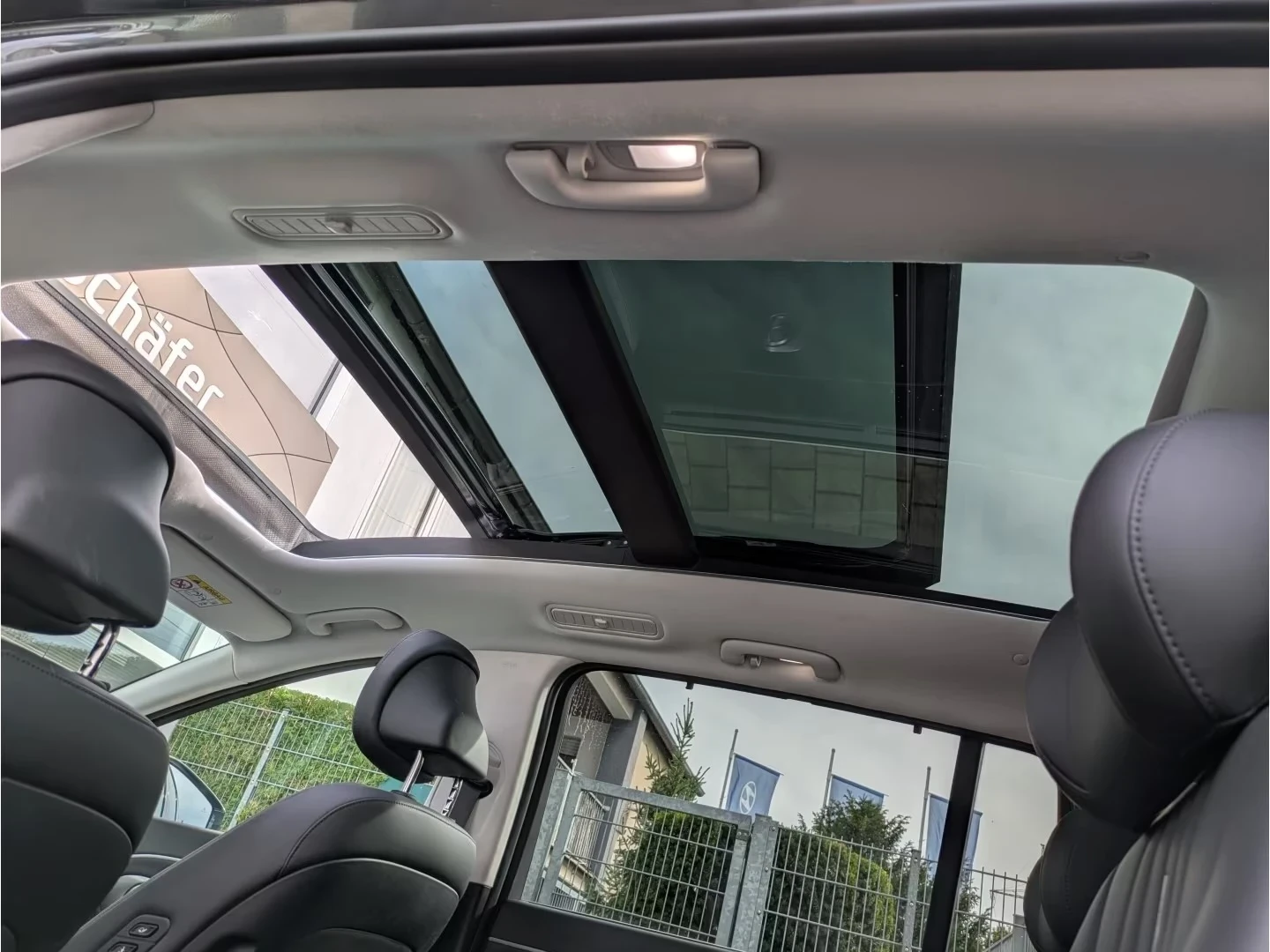 Hyundai IONIQ 9 UNIQ AWD 6 Seats PANO 360* DISTR HUD Winter Pack+ , снимка 10 - Автомобили и джипове - 54820872