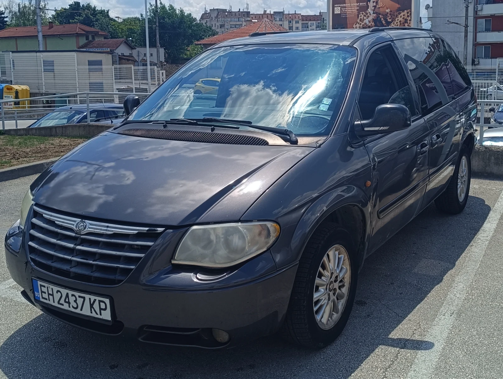 Chrysler Voyager 2.8 CRD - автомат, снимка 5 - Автомобили и джипове - 55220979