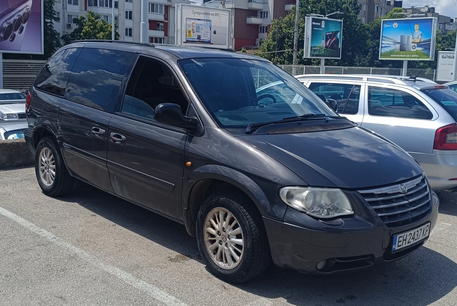Chrysler Voyager 2.8 CRD - автомат, снимка 4 - Автомобили и джипове - 55220979