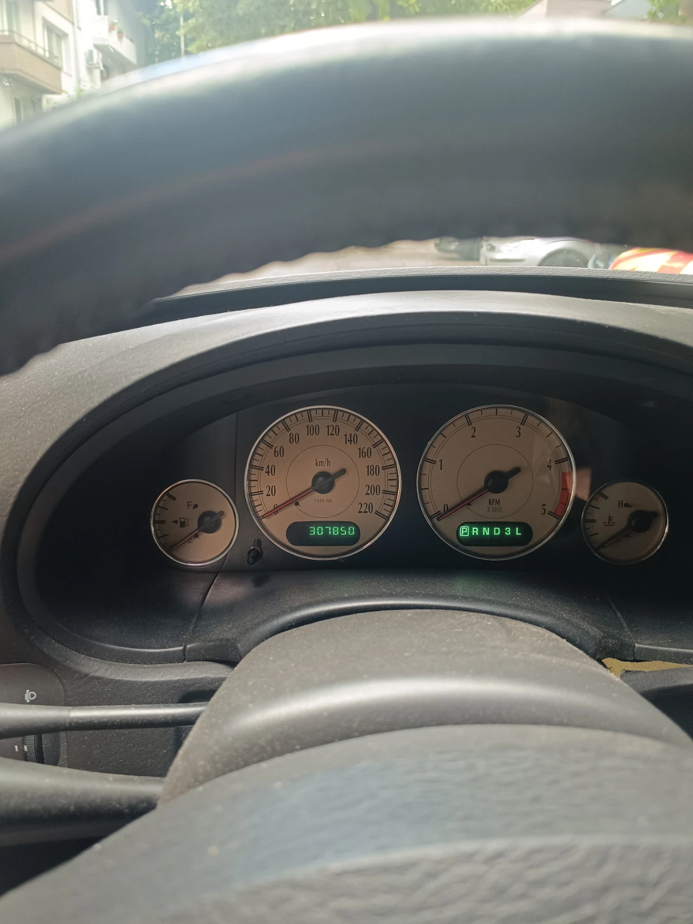 Chrysler Voyager 2.8 CRD - автомат, снимка 9 - Автомобили и джипове - 55220979
