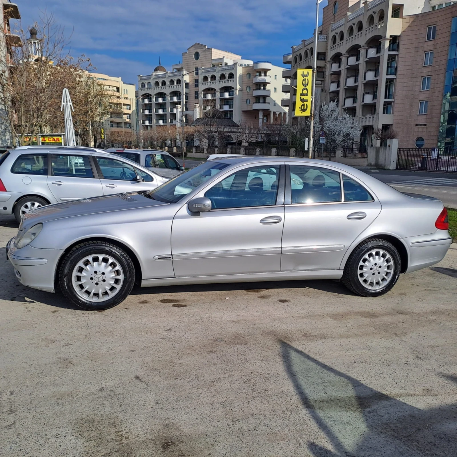 Mercedes-Benz E 220, снимка 10 - Автомобили и джипове - 55412325