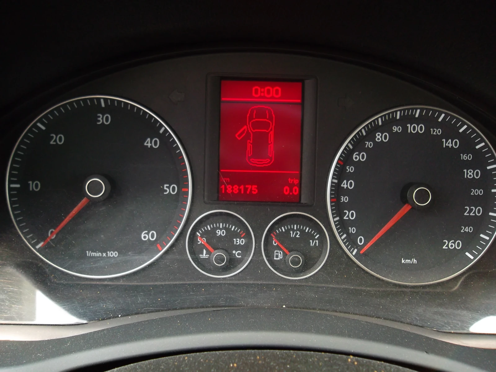 VW Golf 1.9TDI-105, снимка 12 - Автомобили и джипове - 55772370