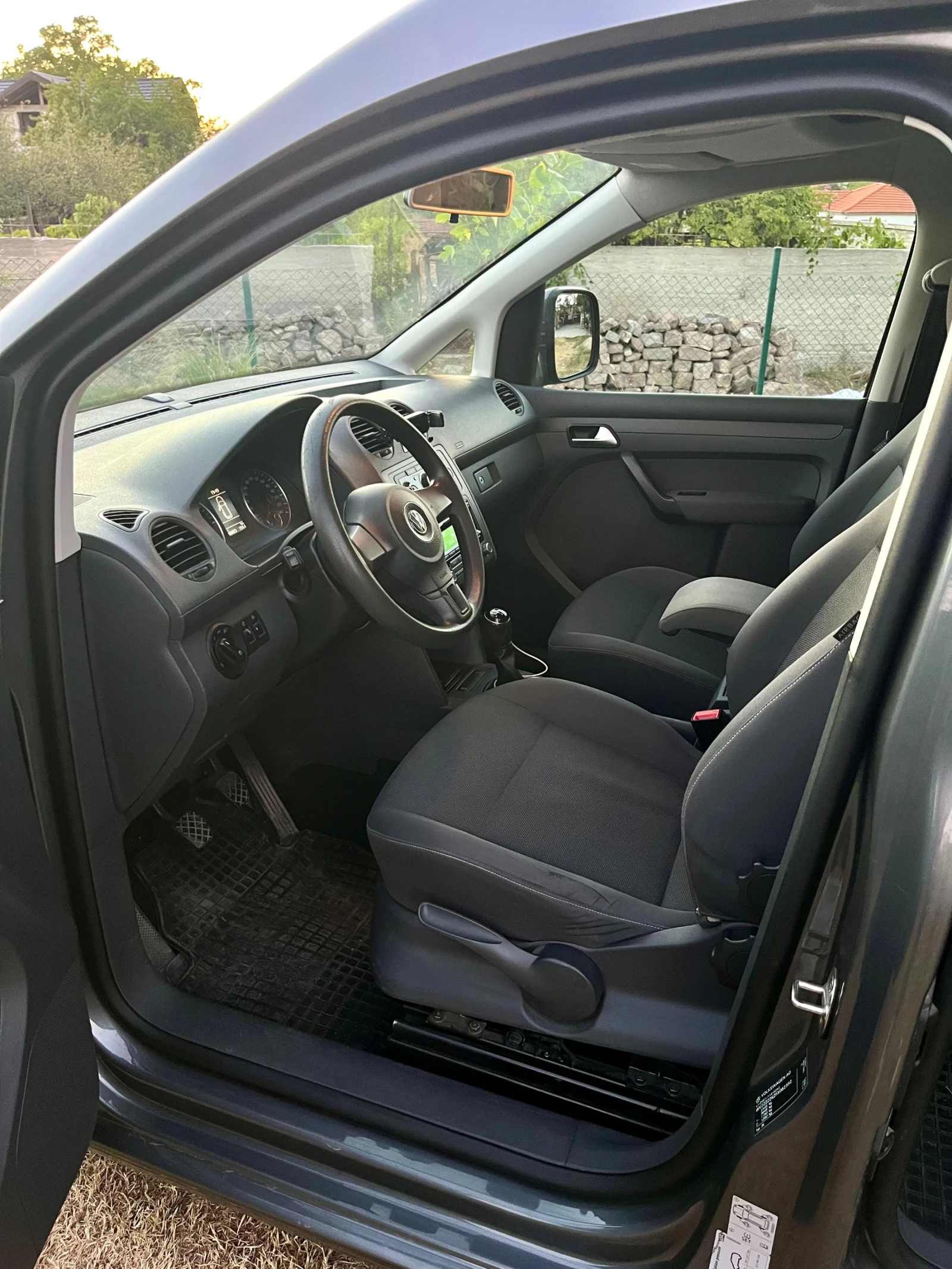 VW Caddy Maxi, снимка 7 - Автомобили и джипове - 55963672