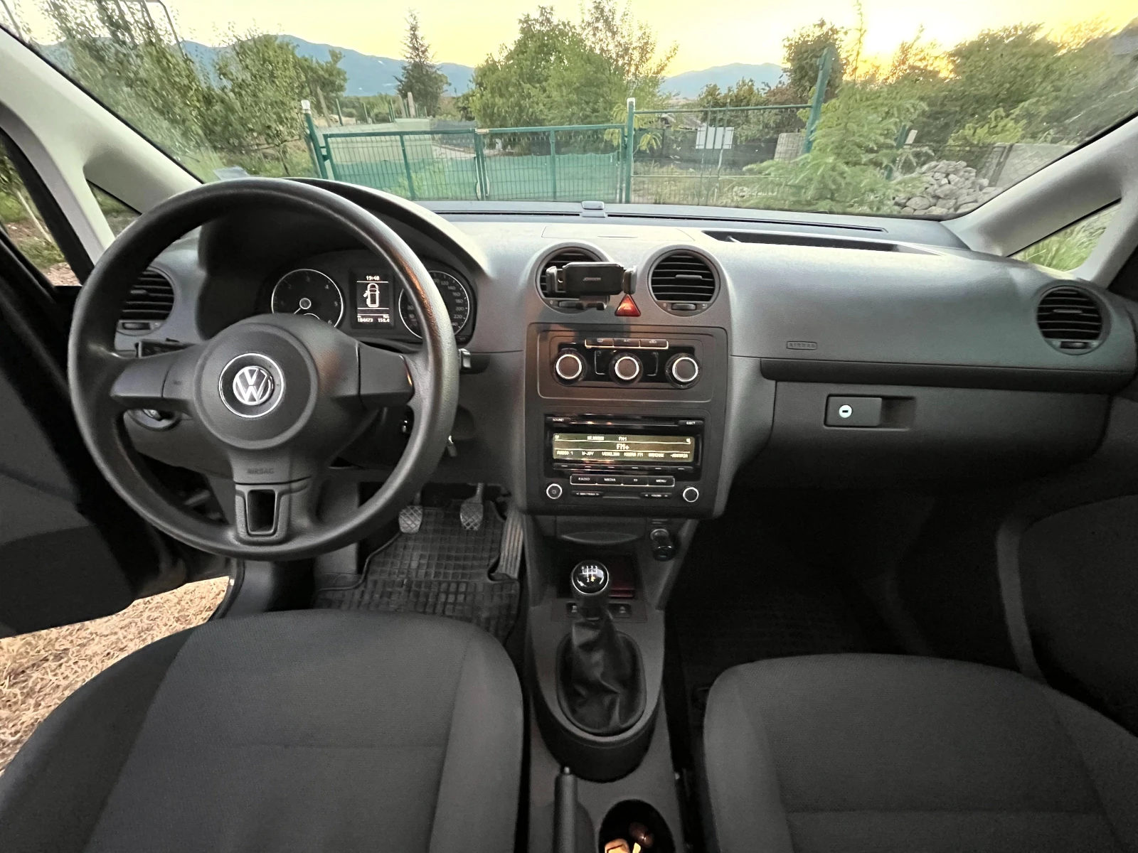 VW Caddy Maxi, снимка 5 - Автомобили и джипове - 55963672