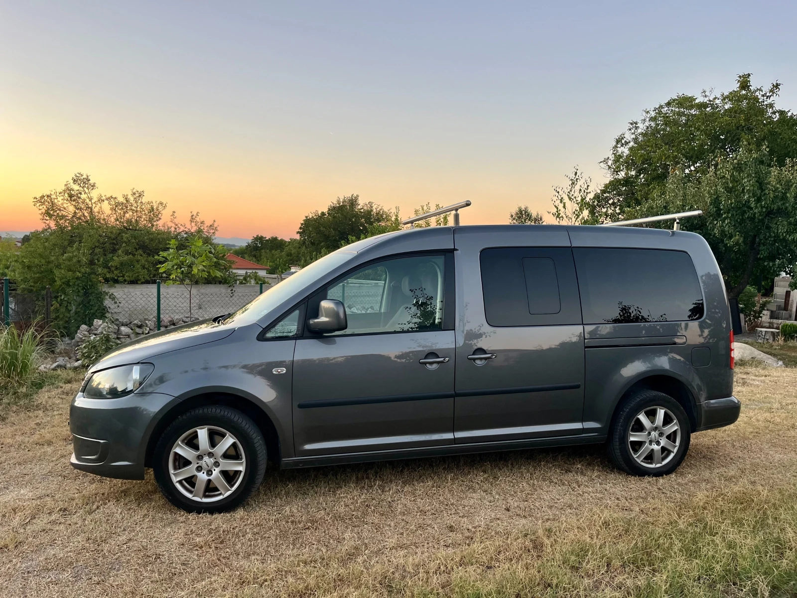 VW Caddy Maxi, снимка 2 - Автомобили и джипове - 55963672