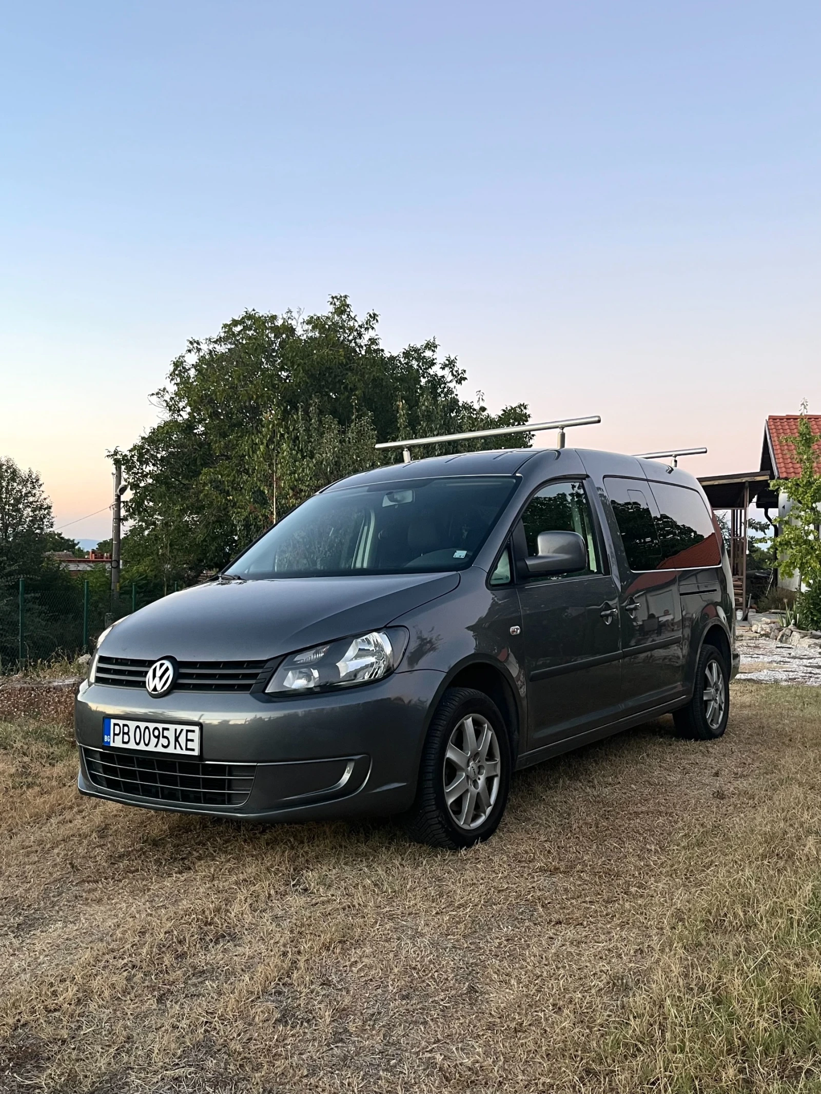 VW Caddy Maxi, снимка 10 - Автомобили и джипове - 55963672