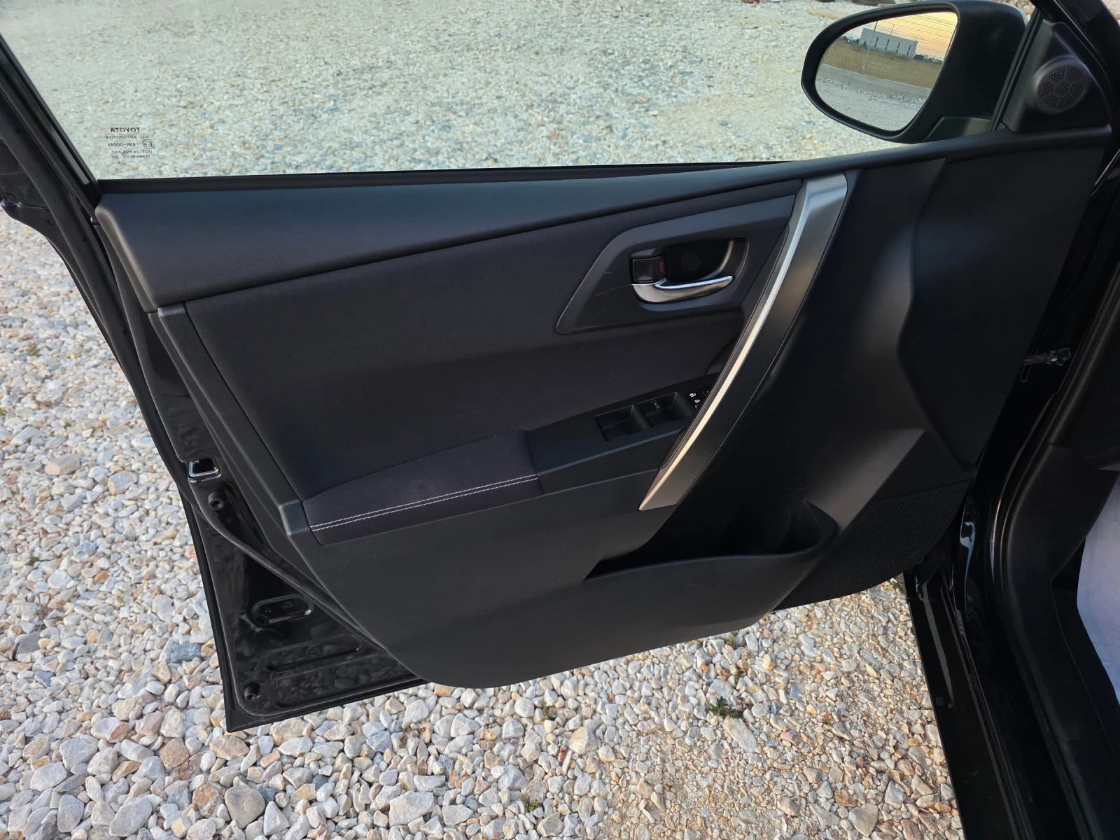 Toyota Auris 1.6 VVTI Навигация Парктроник Евро 5, снимка 5 - Автомобили и джипове - 56231417