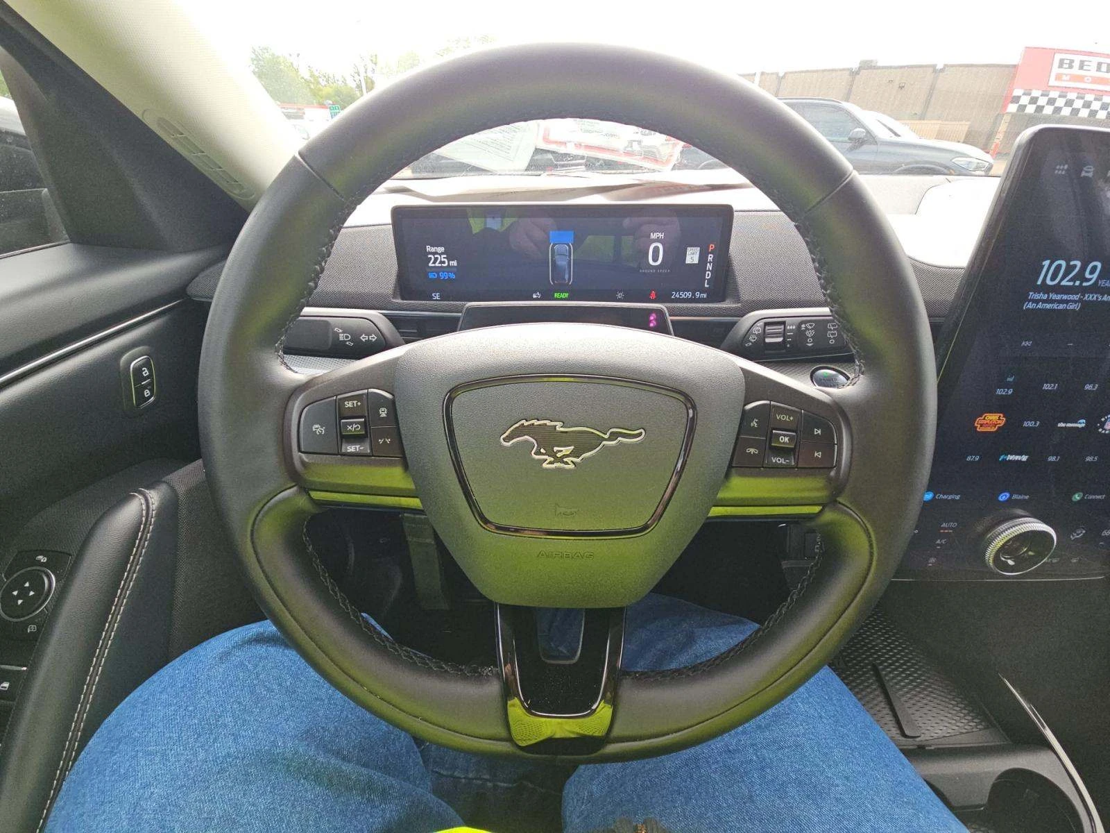 Ford Mustang Mach-E, снимка 9 - Автомобили и джипове - 56358957