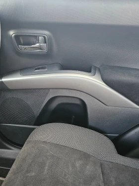 Mitsubishi Outlander 2.4i, снимка 9