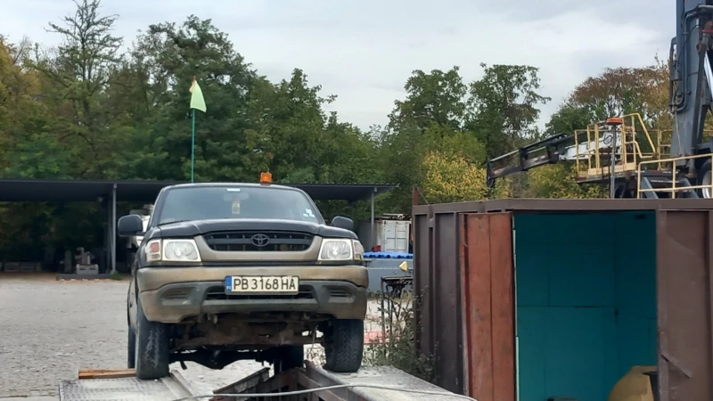 Toyota Hilux D4D, снимка 2 - Автомобили и джипове - 47547979