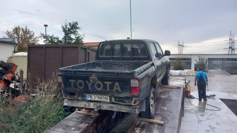 Toyota Hilux D4D, снимка 3 - Автомобили и джипове - 47547979