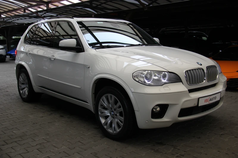 BMW X5 108 000км/HuD/SoftCLose/KeyLess/Dist/Pano/Камера, снимка 3 - Автомобили и джипове - 48228367