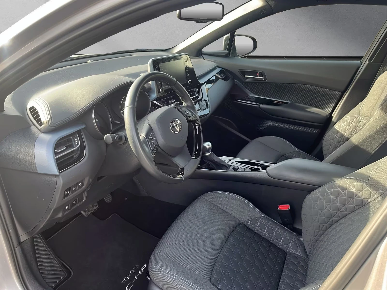 Toyota C-HR 2.0HEV/184HP/CAM/NAVI/LED/L.ASSIST/ACC/596g | Mobile.bg   7