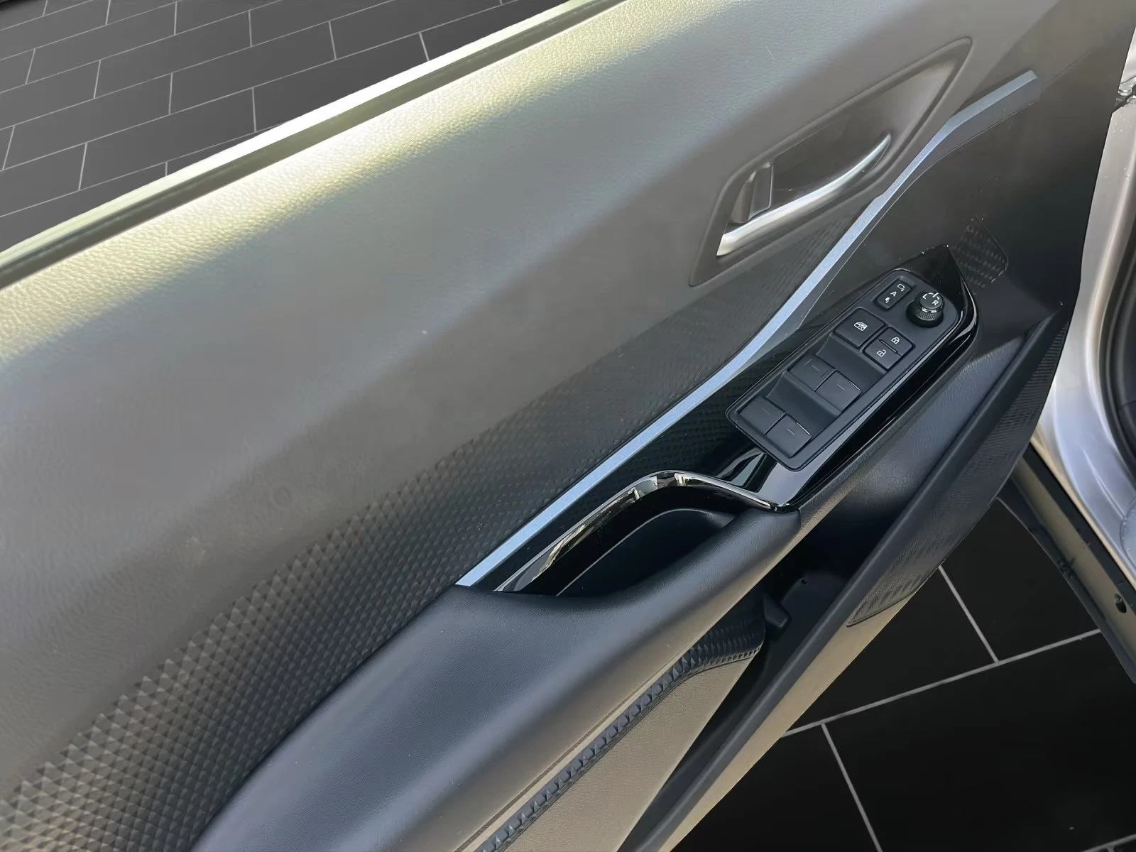 Toyota C-HR 2.0HEV/184HP/CAM/NAVI/LED/L.ASSIST/ACC/596g | Mobile.bg   12