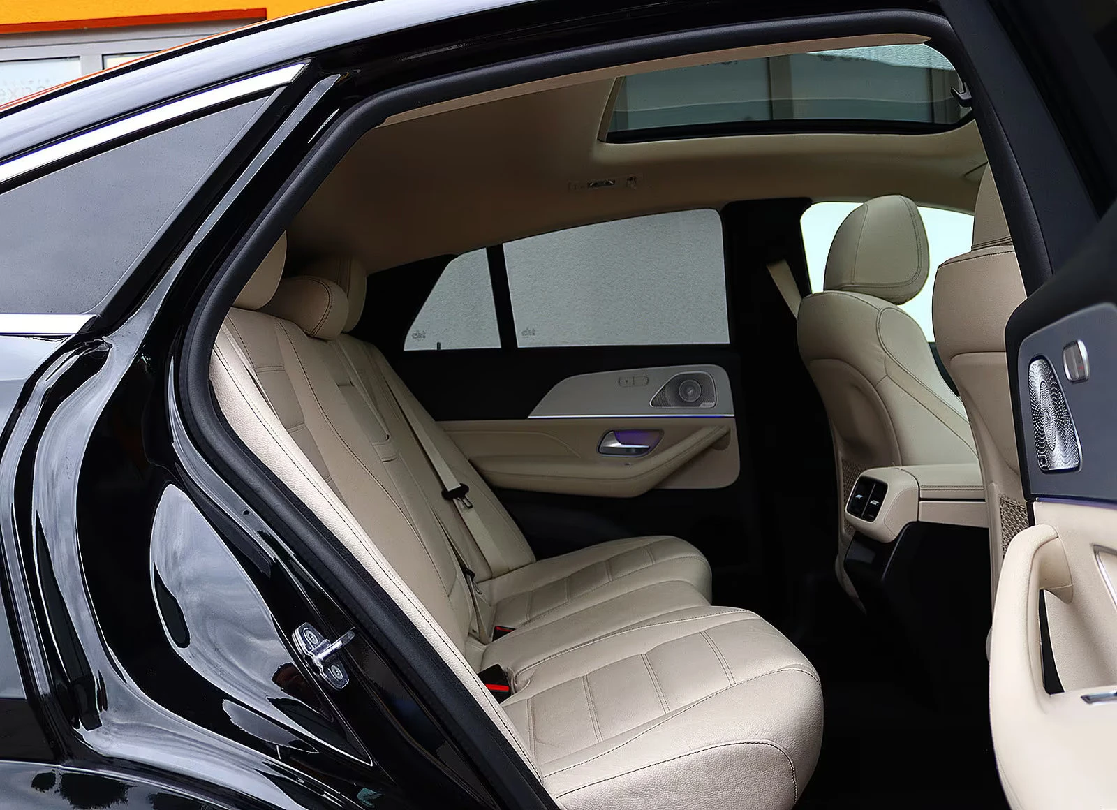 Mercedes-Benz GLE 350 d/COUPE/272HP/AMG/DISTR/PANO/MASSAGE/BURM/360/839g, снимка 14 - Автомобили и джипове - 53620871