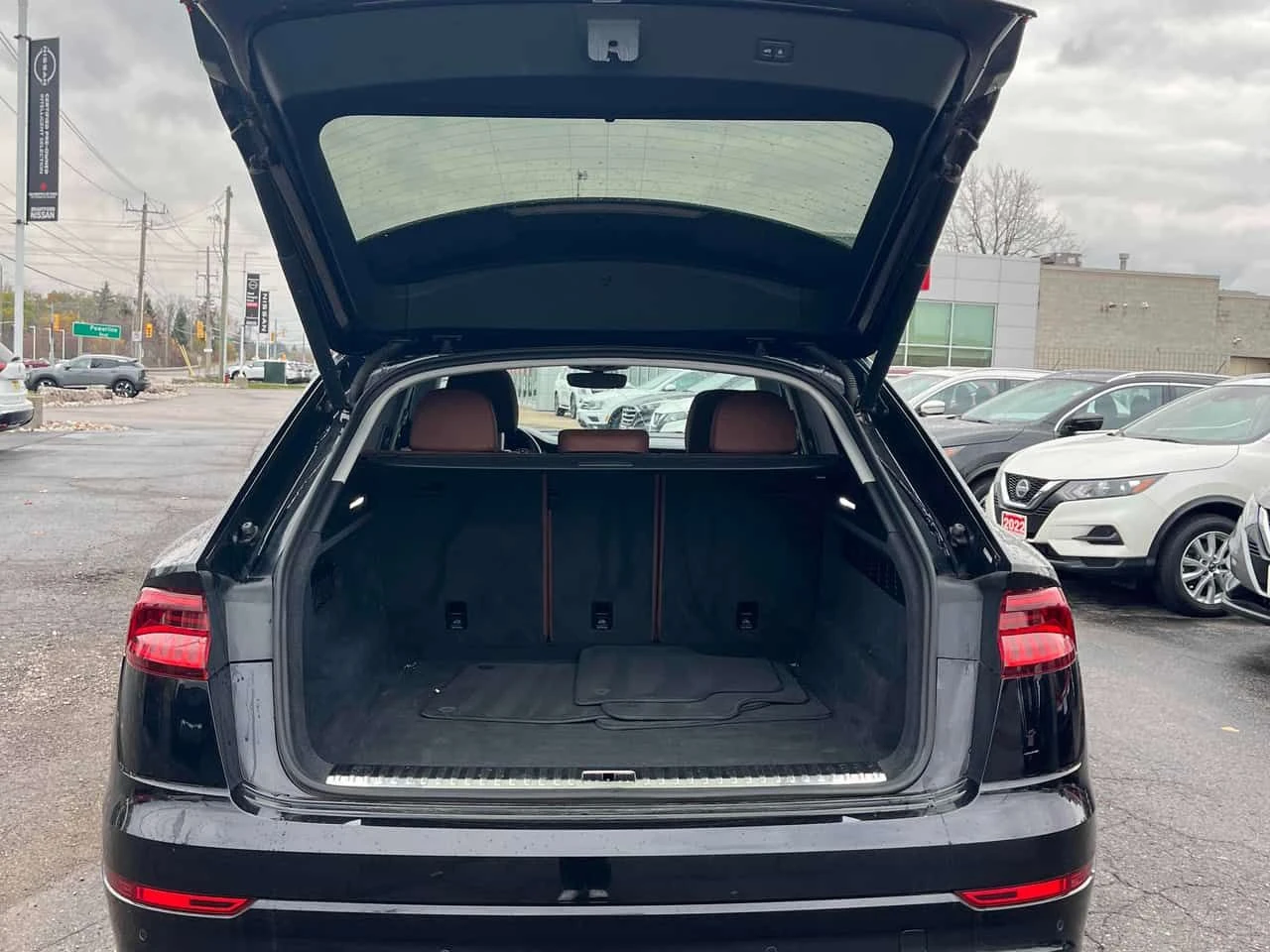 Audi Q8 * Technik * CARFAX * ��������� * BANG&OLUFSEN | Mobile.bg � ����������� 11