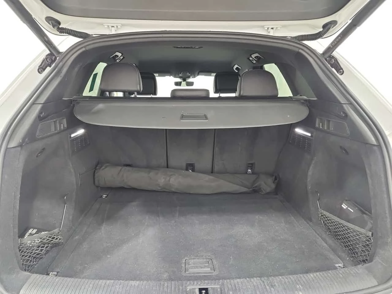 Audi Q5 * KOMFORT * ДИСТРОНИК* ПОДГРЕВ* КАМЕРА* , снимка 15 - Автомобили и джипове - 54053348