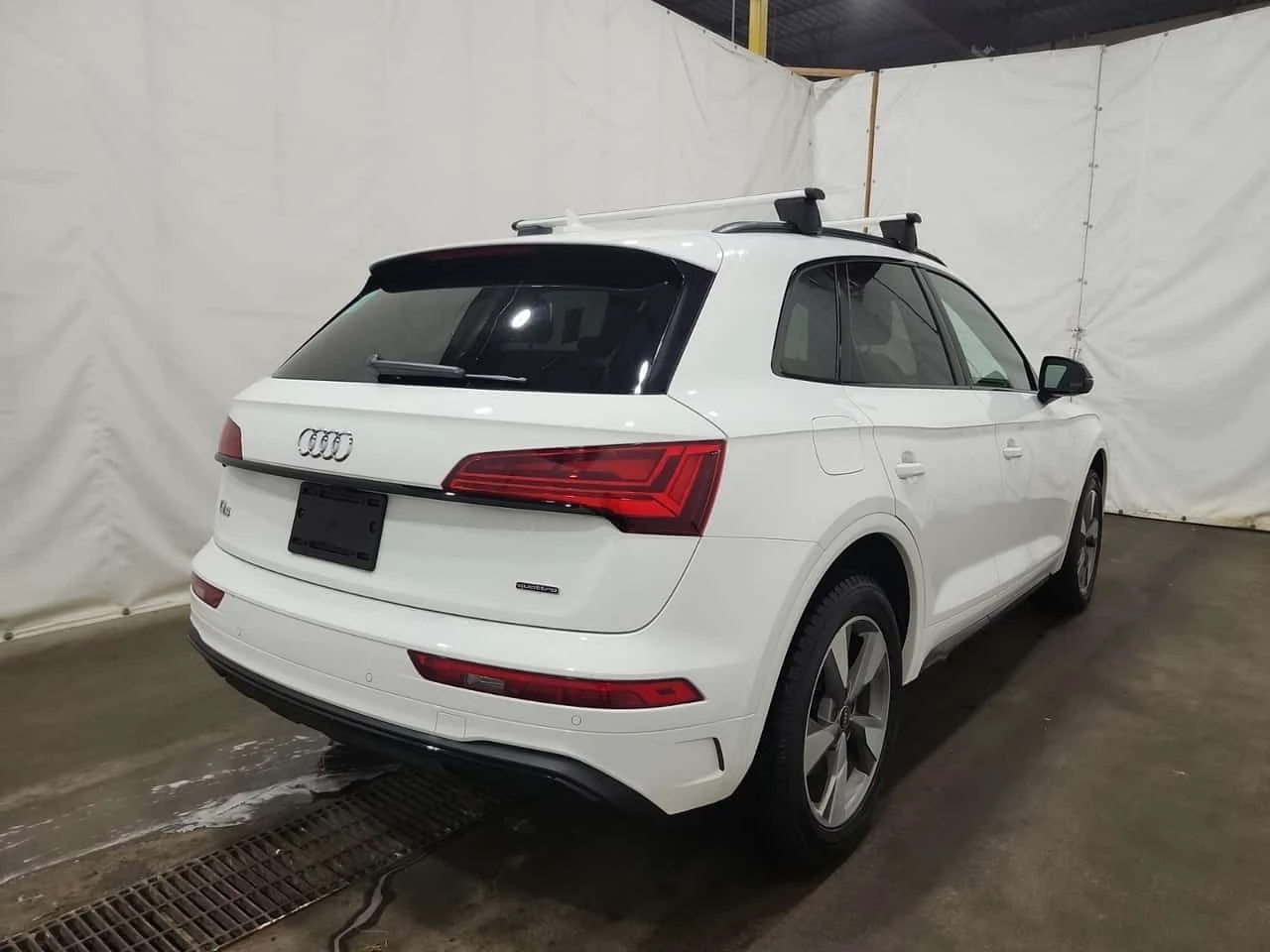 Audi Q5 * KOMFORT * ДИСТРОНИК* ПОДГРЕВ* КАМЕРА* , снимка 5 - Автомобили и джипове - 54053348