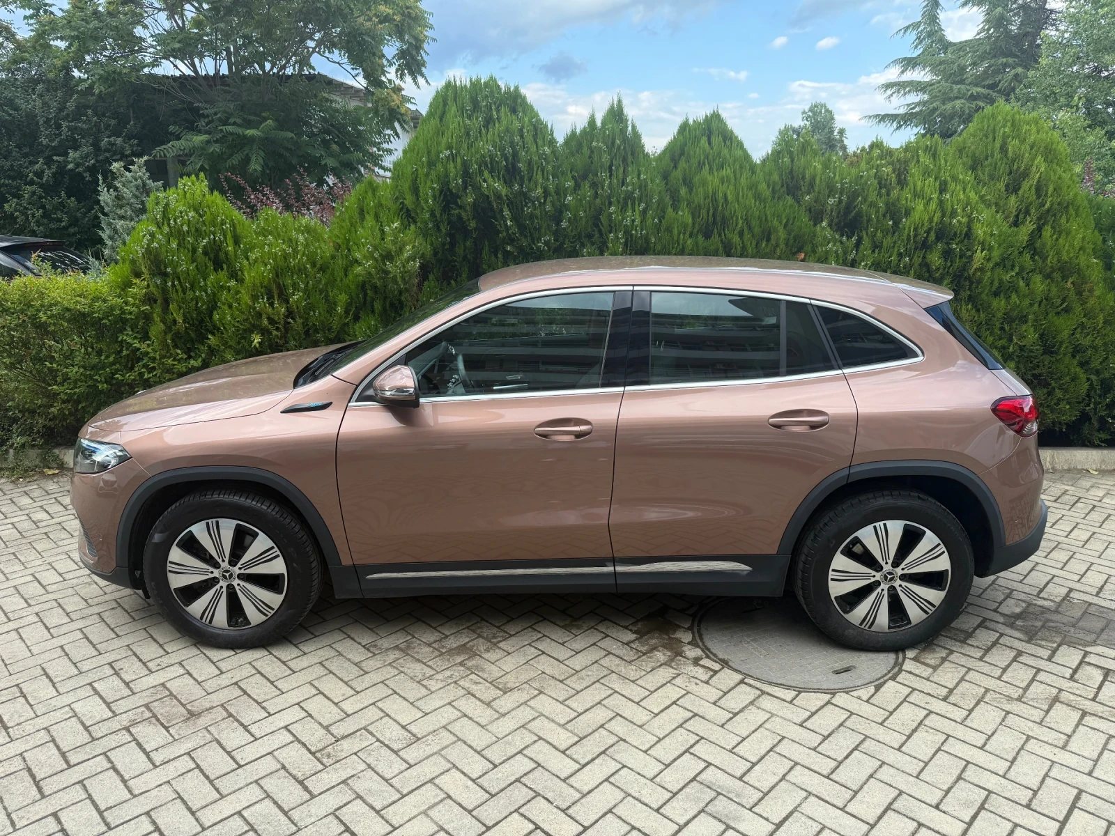 Mercedes-Benz EQA 250+ Германия- Led/Navi/Ambinent/Kamera , снимка 2 - Автомобили и джипове - 55179949