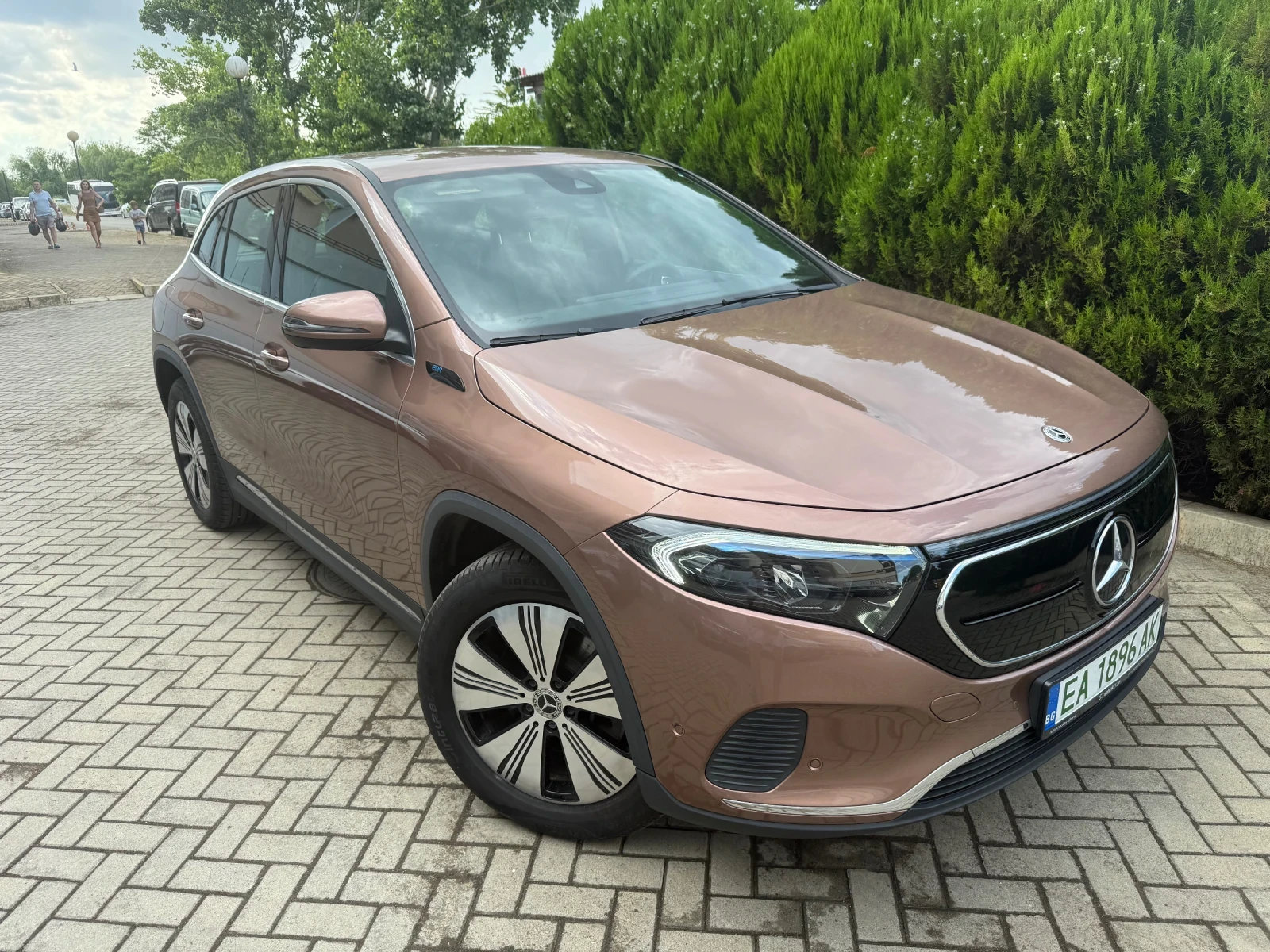 Mercedes-Benz EQA 250+ Германия- Led/Navi/Ambinent/Kamera , снимка 5 - Автомобили и джипове - 55179949